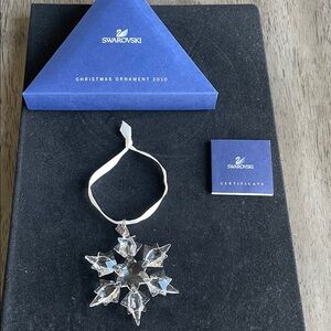 SWAROVSKI 2010 Annual Star Crystal Christmas Ornament #1041301